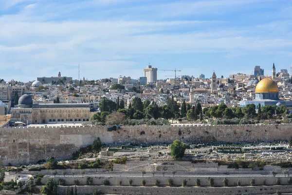 Jerusalén Ciudad Vieja con el Monte de los Olivos . — Foto de Stock