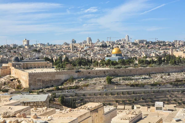 Jeruzalem Oude Stad met Olijfberg. Rechtenvrije Stockfoto's