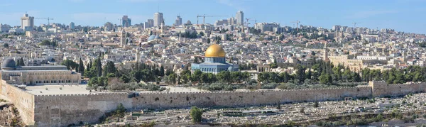 Monte do Templo e a Cidade Velha em Jerusalém . — Fotografia de Stock