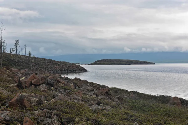 Keta-See auf dem Putorana-Plateau. — Stockfoto