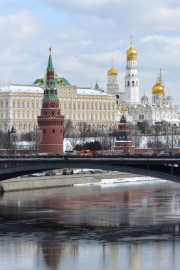 Moskova Kremlin Moskova 'nın merkezinde bir kaledir.. 