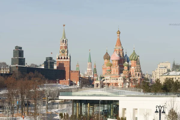 O Kremlin de Moscou é uma fortaleza no centro de Moscou . — Fotografia de Stock