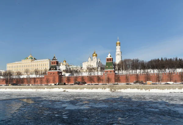 Moskwa Kreml jest fortecą w centrum Moskwy. — Zdjęcie stockowe