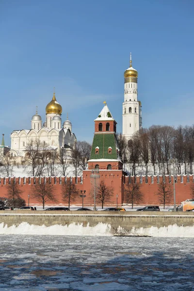 The Moscow Kremlin is a fortress in the center of Moscow. — Stock Photo, Image