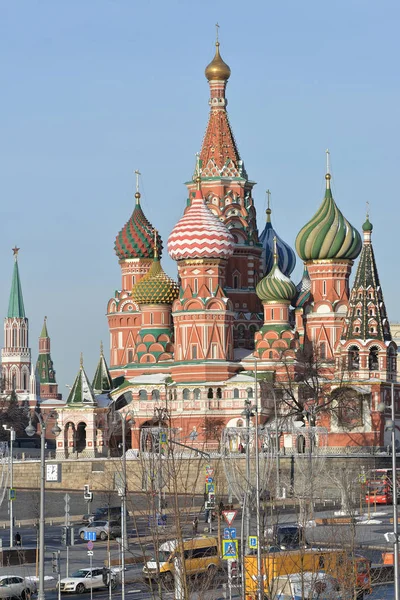 St. Catedral de Basilio en invierno Moscú . — Foto de Stock