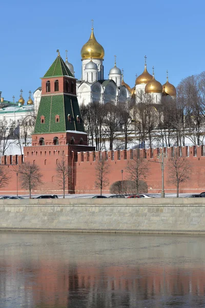 Kreml Moskwa od rzeki Moskwa. — Zdjęcie stockowe