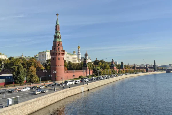 Kremlin de Moscou do rio Moscou . — Fotografia de Stock