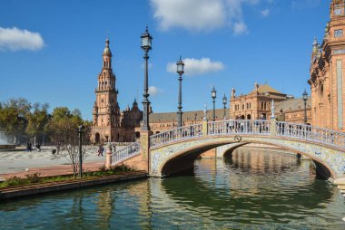 İspanya 'nın Sevilla meydanı. İspanya 'nın Endülüs bölgesinin başkentinde çekim.