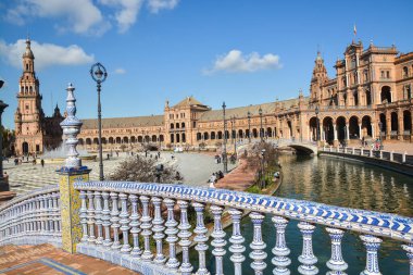İspanya 'nın Sevilla meydanı. İspanya 'nın Endülüs bölgesinin başkentinde çekim.