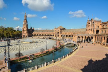 İspanya 'nın Sevilla meydanı. İspanya 'nın Endülüs bölgesinin başkentinde çekim.