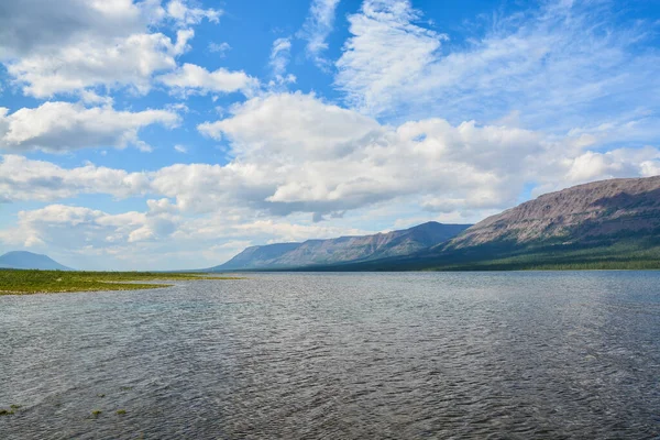 Sjön Putorana Platån Sommarvattenlandskap Norra Sibirien — Stockfoto