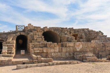 Eski Caesarea kalıntıları. Akdeniz kıyısında, İsrail 'in tarihi bir şehri..