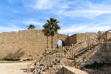 Eski Caesarea kalıntıları. Akdeniz kıyısında, İsrail 'in tarihi bir şehri..