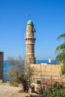 Eski Jaffa şehrinde bir minare. İsrail 'in antik Jaffa kenti..