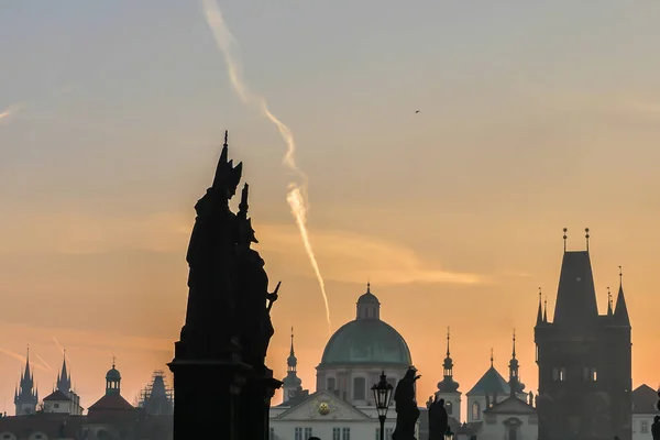 Charles Bridge Tidigt Morgonen Dawn Prag Tjeckiens Huvudstad — Stockfoto