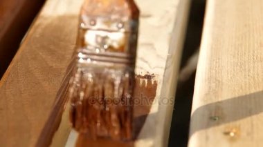 Fırça ile boyama ahşap