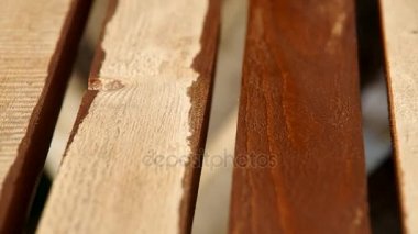 Fırça ile boyama ahşap