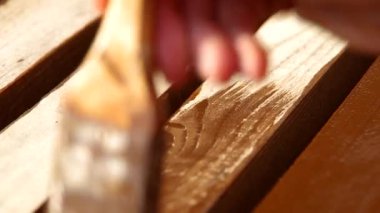 Fırça ile boyama ahşap