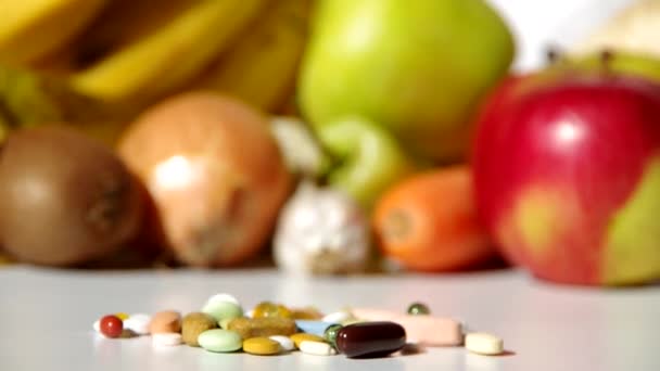 Frukt, grönsaker eller läkemedel ? — Stockvideo