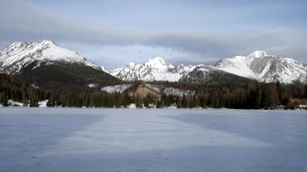 Strbske pleso, hoge Tatra, Slowakije — Stockvideo