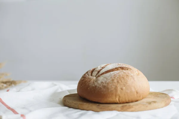 Loaf Bread Board White Tablecloth — Stock Photo, Image