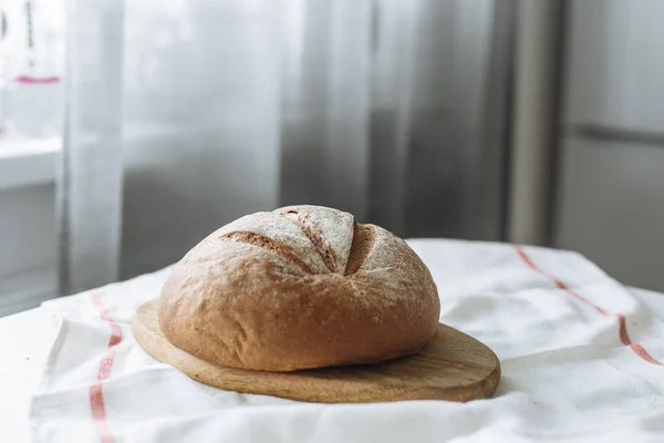 Loaf Bread Board White Tablecloth — Stock Photo, Image