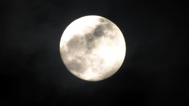 Luna Llena Noche Nublada Oscura Nubes Pasando Por Luna Tiro — Vídeos de Stock