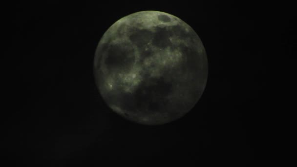 Lua Cheia Noite Escura Nublada Nuvens Passando Pela Lua Tiro — Vídeo de Stock