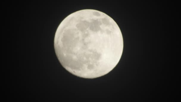 Luna Llena Noche Nublada Oscura Nubes Que Pasan Por Luna — Vídeo de stock