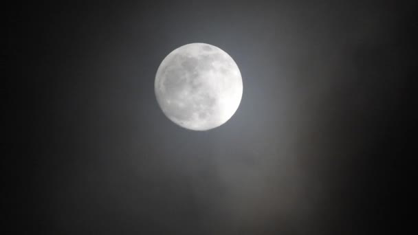 Luna Llena Noche Nublada Oscura Nubes Que Pasan Por Luna — Vídeos de Stock