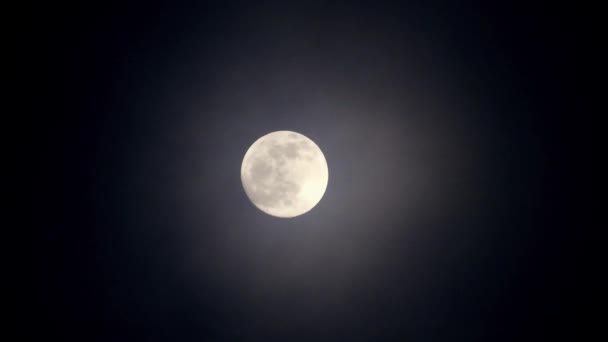 Luna Llena Noche Nublada Oscura Nubes Que Pasan Por Luna — Vídeo de stock