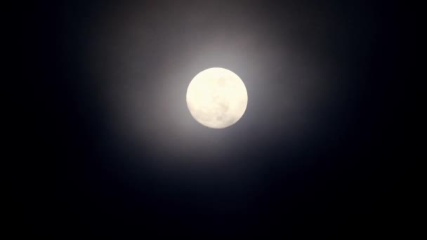 Luna Llena Noche Nublada Oscura Nubes Que Pasan Por Luna — Vídeo de stock