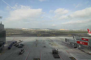 Havaalanı penceresinden podyuma bak. İstanbul Havaalanı Türkiye. 20 Kasım 2019.