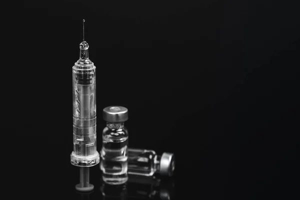 Fechar Frascos Para Injectáveis Médicos Com Uma Seringa Ampolas Sobre — Fotografia de Stock