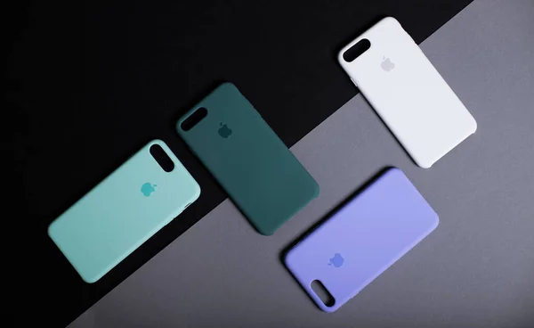 아이폰 플러스 아이폰 플러스의 오리지널 케이스입니다 액세서리 Colorful Phone Cases — 스톡 사진