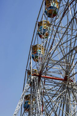 Lunaparkta dönme dolap
