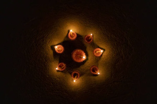 Świecąca Lampa Gliniana Ciemną Noc Happy Diwali Festiwal Światła Oświetlone — Zdjęcie stockowe