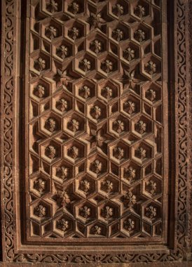 Kutub Minar duvarına yakın çekim, dünyanın en yüksek tuğlaları, UNESCO tarafından Yeni Delhi, Hindistan 'ın Dünya Mirası sahası