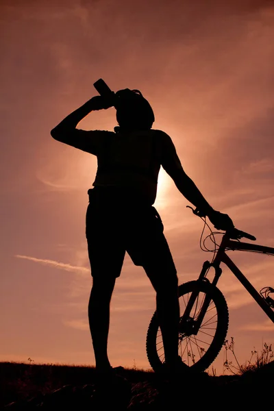 Voorjaar Zomer Fiets Rijden Biker Water Drinkt — Stockfoto