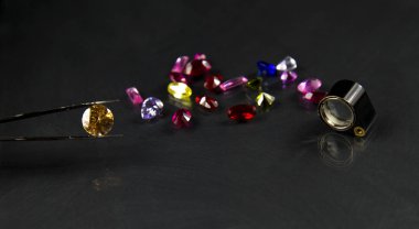 Mücevher ya da taşlar siyah renk, stüdyo çekim güzel gem Parlatıcı