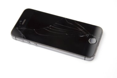 kırık telefon üzerinde beyaz izole