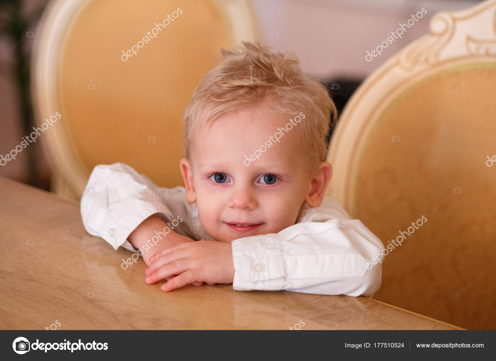 Boy With Dirty Blonde Hair Cute Blonde Hair Little Boy Sitting