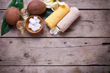 Hindistan cevizi, Hindistan cevizi yağı ve havlu 