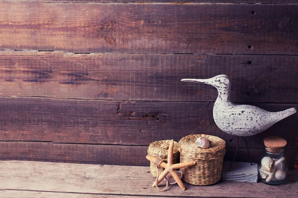 Mariene items op leeftijd houten planken. — Stockfoto