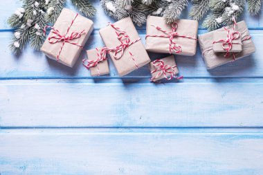 Paketlenmiş Noel hediyeleri