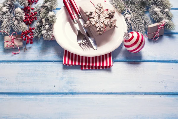 Weihnachtstisch gedeckt. — Stockfoto