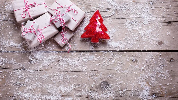 Verpackte Weihnachtsgeschenke — Stockfoto