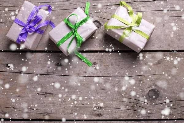 Festliche Geschenkboxen mit Geschenken — Stockfoto
