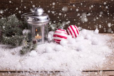 Fener, dalları köknar ağacı mum 