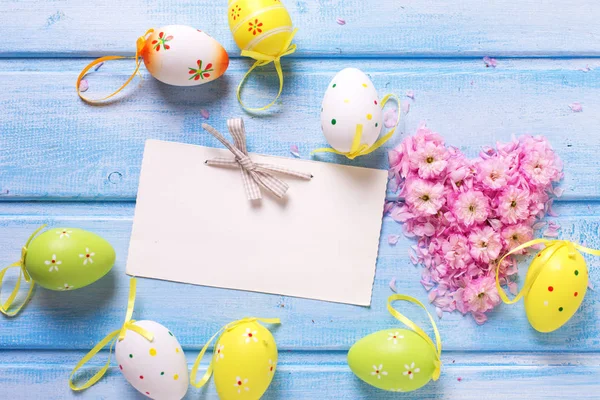 Ostern Frühling Hintergrund mit Eiern — Stockfoto